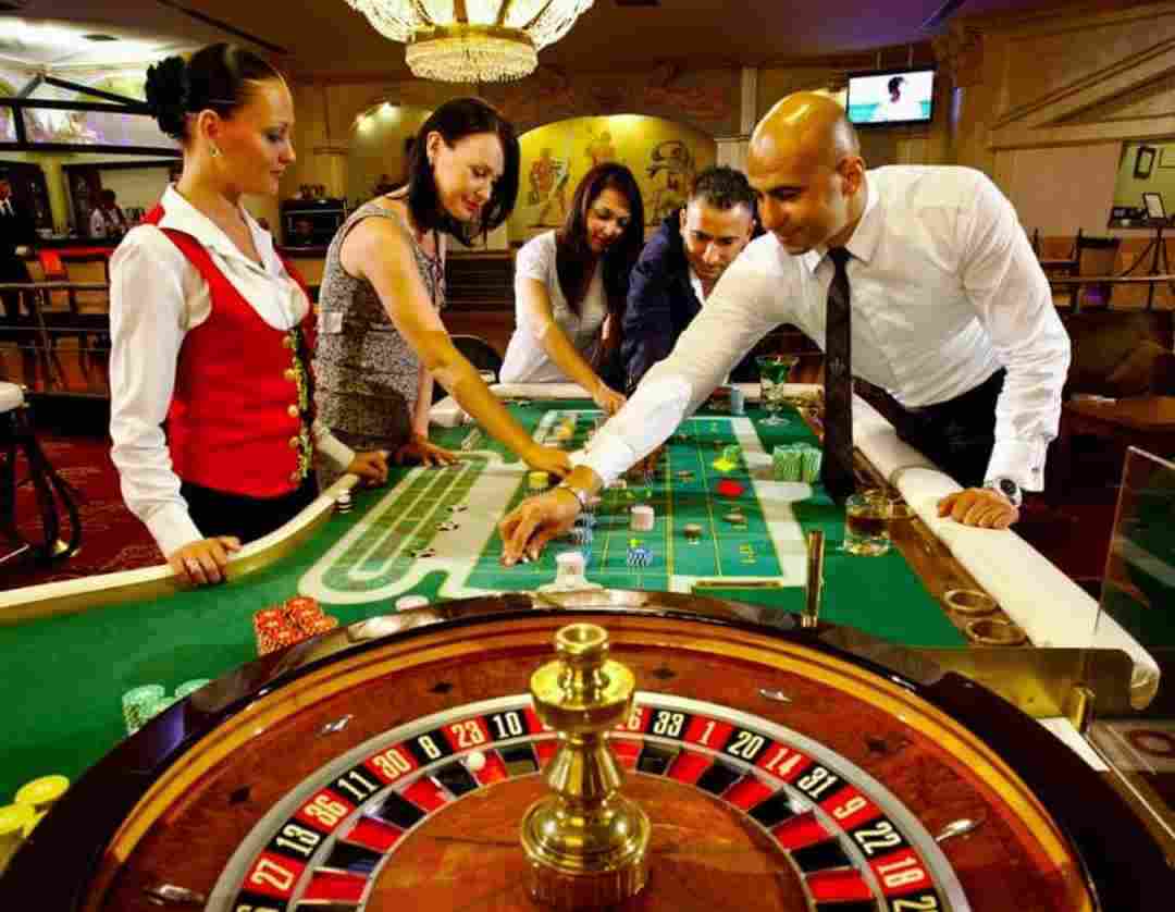 Crown Casino Bavet thu hút người chơi bởi cách phục vụ tận tình 