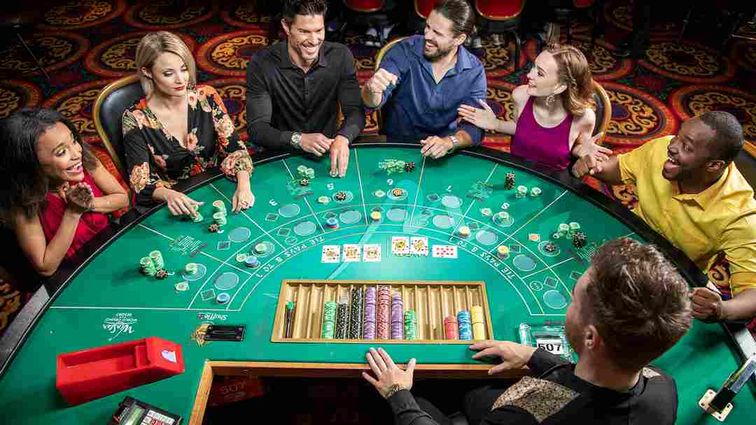 Top Diamond Casino luôn thu hút lượng lớn đến cá cược 